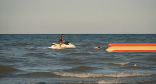 Каспийское море. Кадр из видео https://www.youtube.com/watch?v=8l6WFnMjA3k