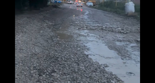 Улица в Ленинкенте. Кадр из видео https://www.instagram.com/shafi_life_/reel/DaLBC_FIuWn (деятельность компании Meta (владеет Facebook, Instagram и WhatsApp) запрещена в России)