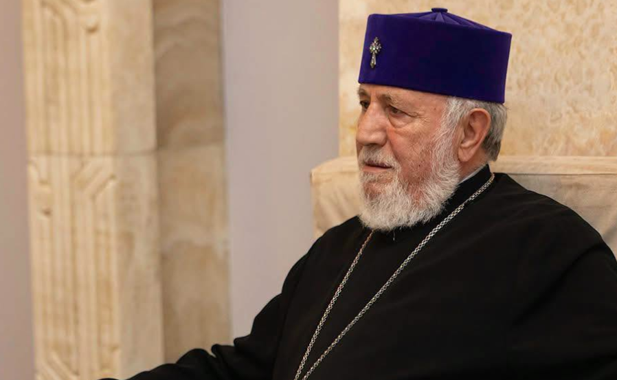 Гарегин Второй на встрече с депутатами. Скриншот фото https://armeniatoday.am/politics-ru/internal-policy/1110250/ от 02.08.26 Гарегин Второй на встрече с депутатами. Скриншот фото https://armeniatoday.am/politics-ru/internal-policy/1110250/ от 02.08.26