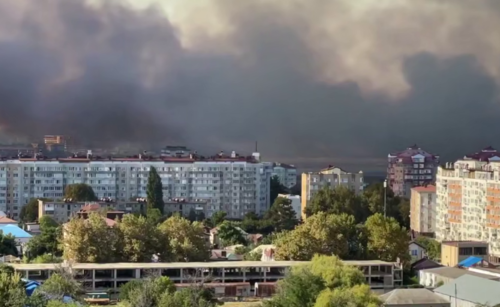 Дым окутал Анапу. Стоп-кадр видео Юг-24 от 30.08.24, https://t.me/yug_24_ru/58588 Дым окутал Анапу. Стоп-кадр видео Юг-24 от 30.08.24, https://t.me/yug_24_ru/58588