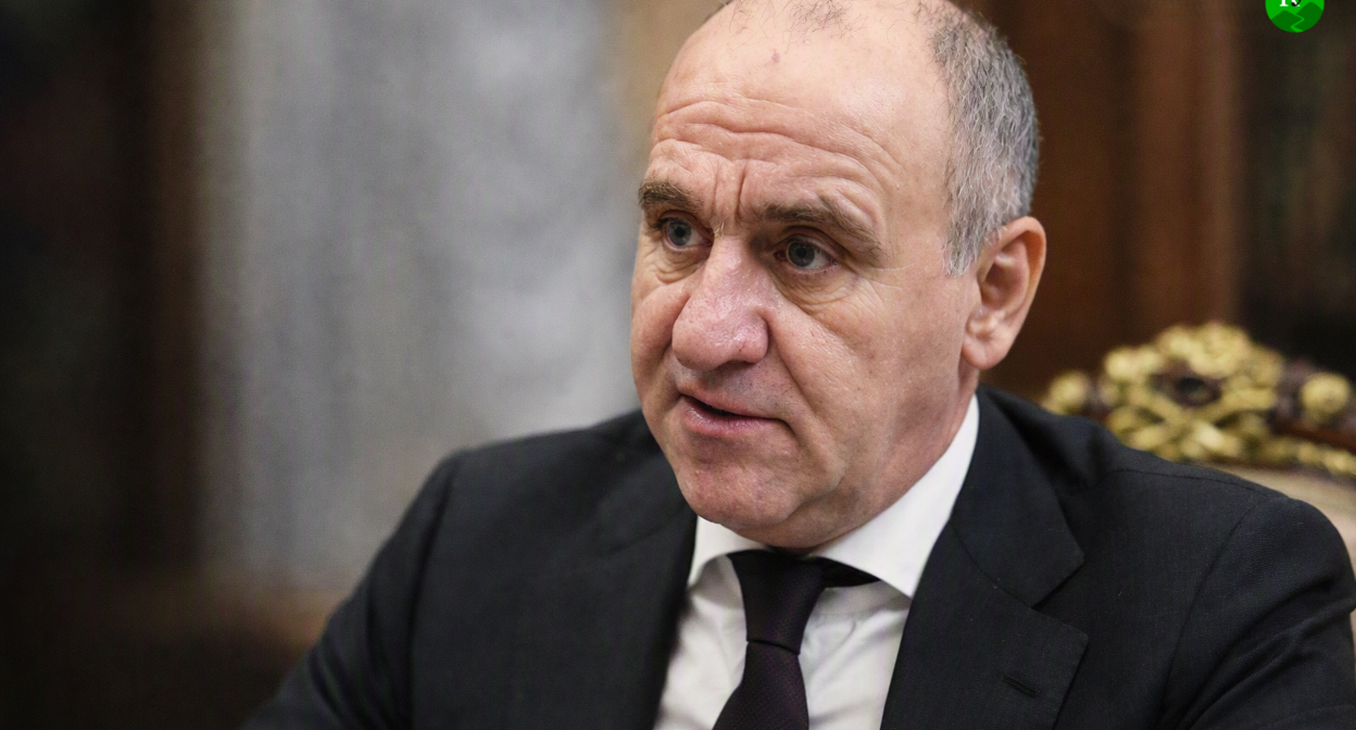Рашид Темрезов. Фото http://kremlin.ru/events/president/news/73549. Иллюстрация создана «Кавказским узлом» с помощью ИИ в программе Copilot Рашид Темрезов. Фото http://kremlin.ru/events/president/news/73549. Иллюстрация создана «Кавказским узлом» с помощью ИИ в программе Copilot