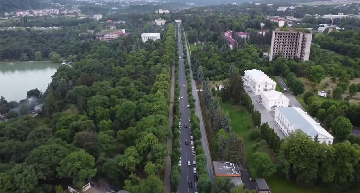 Нальчик. Кадр из видео https://www.youtube.com/watch?v=QwnWEk2MYUM Нальчик. Кадр из видео https://www.youtube.com/watch?v=QwnWEk2MYUM