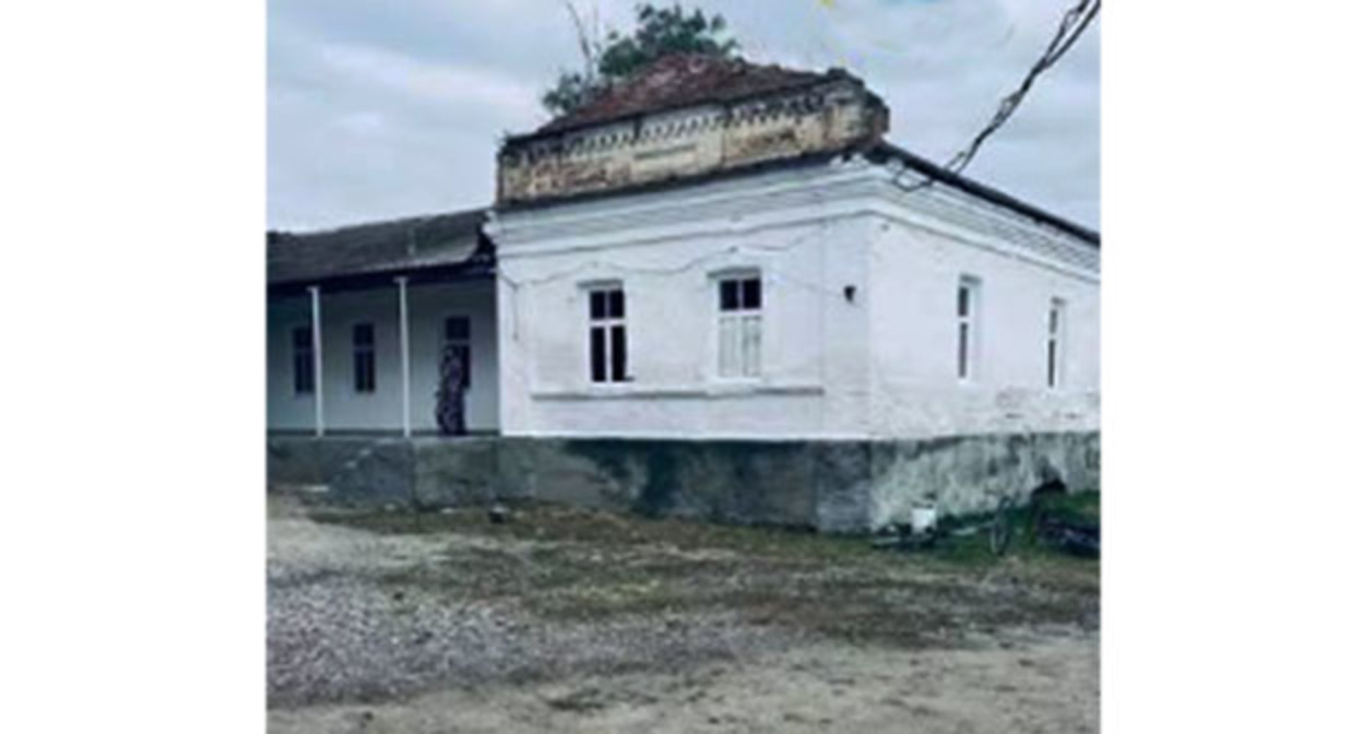 Школа в селе Аксай Хасавюртовского района. Скриншот видео https://www.instagram.com/reel/DdqldojNHqS/ Школа в селе Аксай Хасавюртовского района. Скриншот видео https://www.instagram.com/reel/DdqldojNHqS/