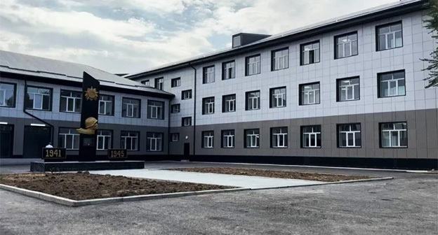 Школа в Аксае. Фото: пресс-служба администрации Хасавюртовского района Школа в Аксае. Фото: пресс-служба администрации Хасавюртовского района