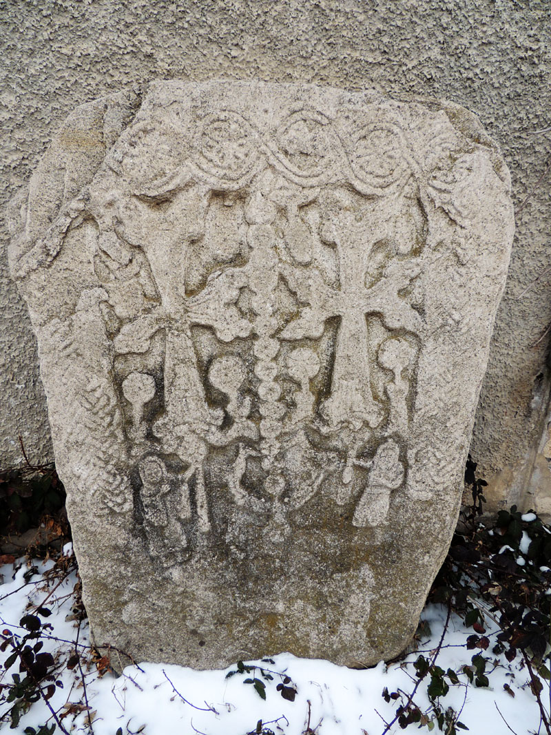 Хачкар 13 в. Кстати, Хачкары нельзя перемещать, они должны быть там, где были найдены Хачкар 13 в. Кстати, Хачкары нельзя перемещать, они должны быть там, где были найдены