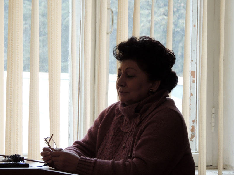 Карине Алавердян, зав. литературной частью гос. драмтеатра им.Папазяна . Карине Алавердян, зав. литературной частью гос. драмтеатра им.Папазяна .