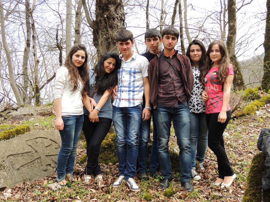 дети начали ко мне привыкать и просить их фотографировать... дети начали ко мне привыкать и просить их фотографировать...