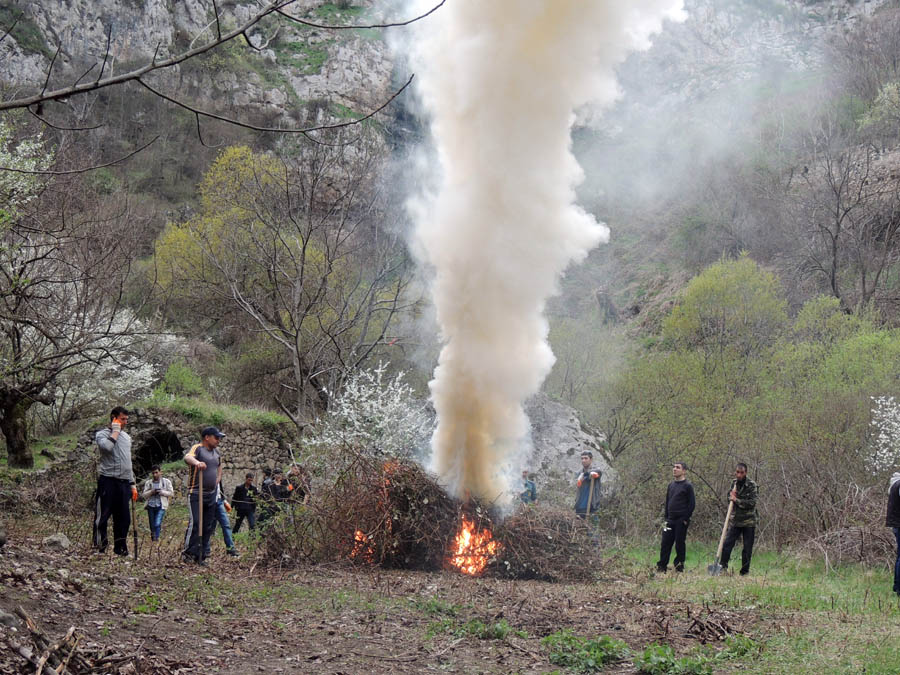В конце можно и поджечь "мусор". В конце можно и поджечь "мусор".