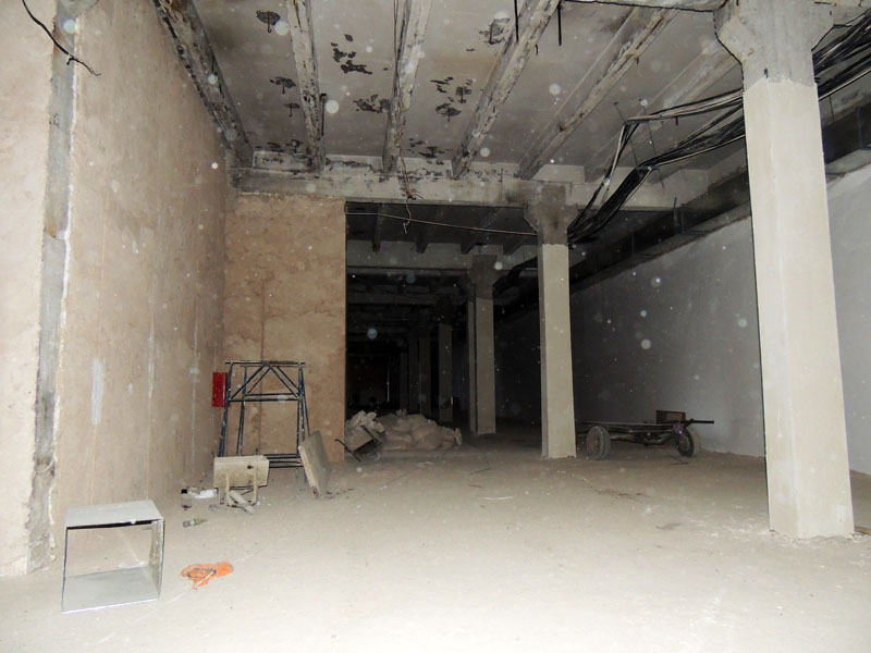 Третий этаж здания. Идёт стройка.