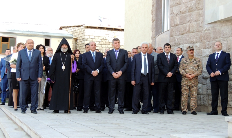 Президент НКР Бако Саакян, премьер-министр Ара Арутюнян, председатель САР Ара Абрамян, предводитель Арцахской Епархии ААЦ архиепископ Паргев Мартиросян и другие Президент НКР Бако Саакян, премьер-министр Ара Арутюнян, председатель САР Ара Абрамян, предводитель Арцахской Епархии ААЦ архиепископ Паргев Мартиросян и другие