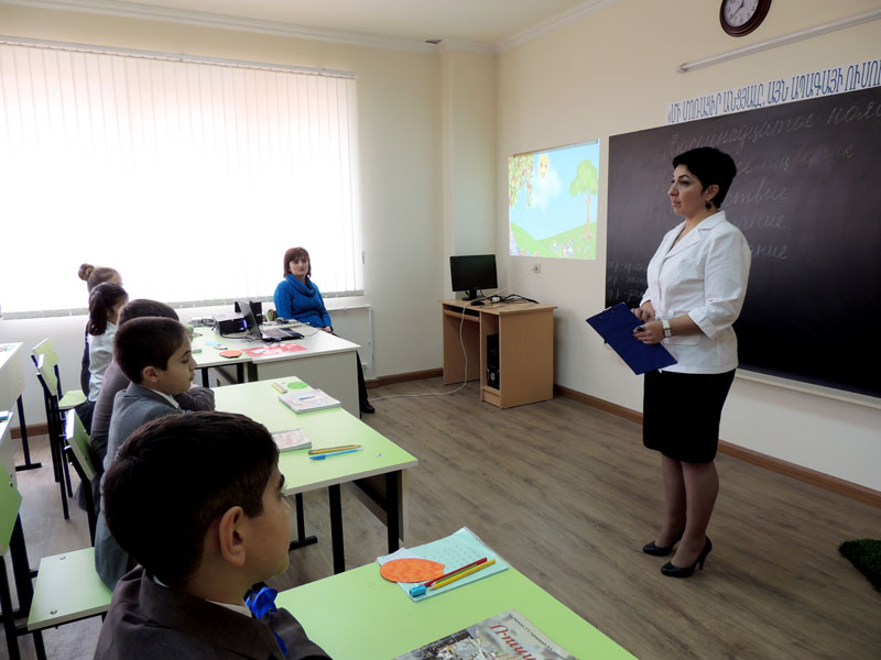 Нонна Мирзаджанян, педагог русского языка Гадрутской средней школы. 5 класс.