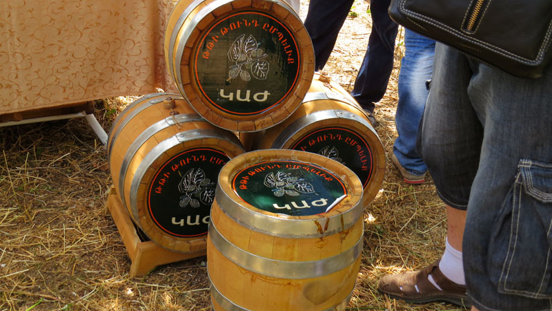 Бочонки с тутовой водкой с.мац-Тагер Гадрутского района. Бочонки с тутовой водкой с.мац-Тагер Гадрутского района.