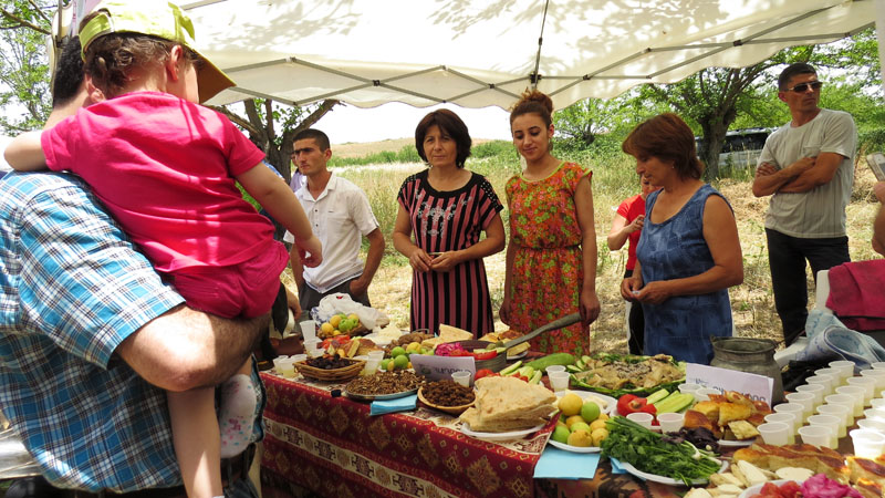 Угощение бесплатное. Угощение бесплатное.