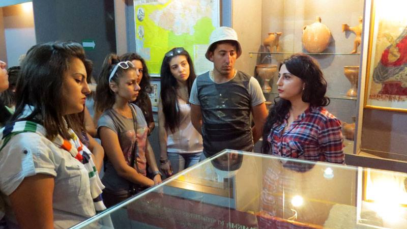 Посетители музея. Посетители музея.