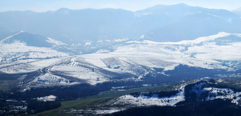 По дороге в   Гадрут справа нас сопровождали горы