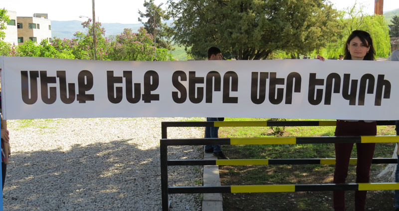 Представители властей НКР, духовенства, общественности, жители города Степанакерта почтили память безвинных жертв Геноцида. Мемориальный комплекс Степанакерта. 24.04.2016г. Представители властей НКР, духовенства, общественности, жители города Степанакерта почтили память безвинных жертв Геноцида. Мемориальный комплекс Степанакерта. 24.04.2016г.