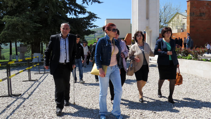 Представители властей НКР, духовенства, общественности, жители города Степанакерта почтили память безвинных жертв Геноцида. Мемориальный комплекс Степанакерта. 24.04.2016г. Представители властей НКР, духовенства, общественности, жители города Степанакерта почтили память безвинных жертв Геноцида. Мемориальный комплекс Степанакерта. 24.04.2016г.