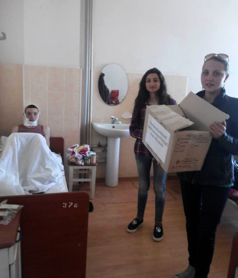 В госпитале АО НКР.  Фото Рузанны Мкртчян.