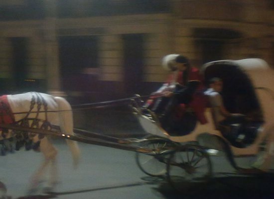 Фаэтон на проспекте Мира Фаэтон на проспекте Мира