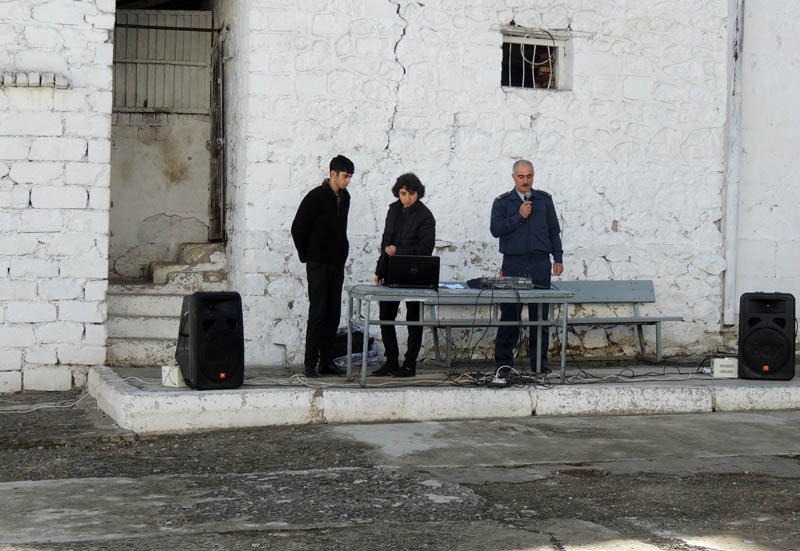 Заместитель начальника управления исправительных учреждений НКР Владимир Аванесян представил группу. Заместитель начальника управления исправительных учреждений НКР Владимир Аванесян представил группу.