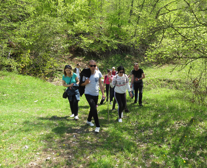 Незаметно, а где-то резко, мы поднимались в гору.