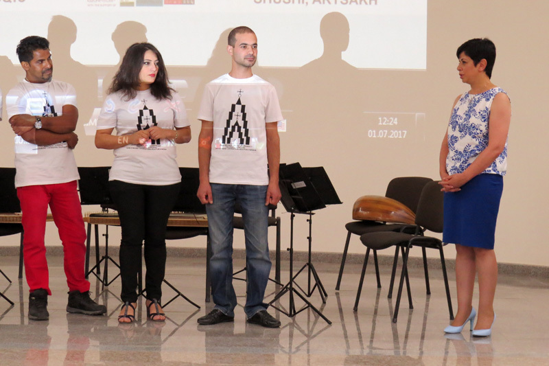 Министр культуры НКР Нарине Агабалян с приветственной речью.