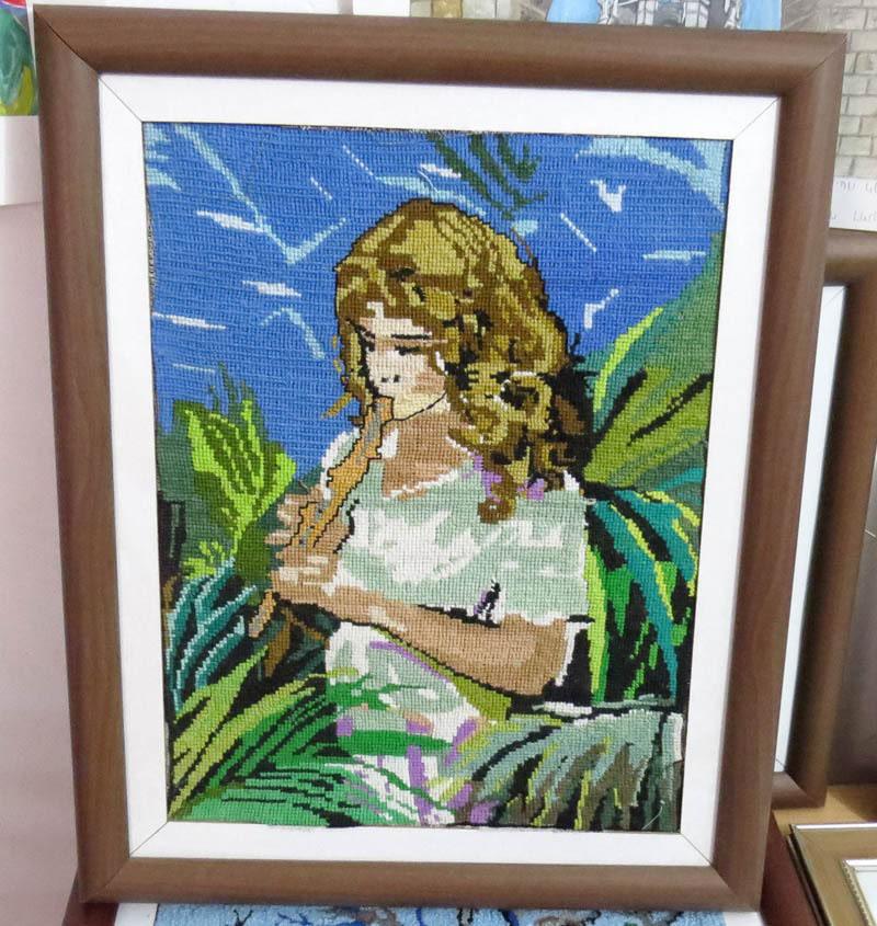Вышивание двойным крестом. Работа Савадян Эммы (Гадрут), выпускница. Девушка с дудучкой.