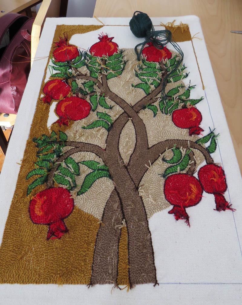 Работа Марьям Аветисян (Гадрут), 13 лет. Кенанц цар.