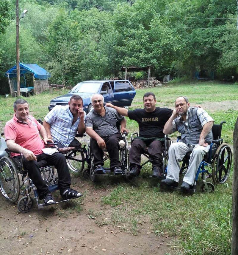 Встреча с друзьями. Фото из архива Эдика Ярамишяна. Встреча с друзьями. Фото из архива Эдика Ярамишяна.